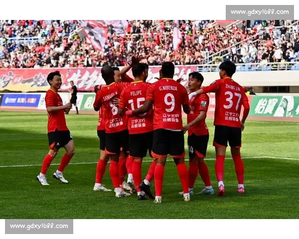 足球与舞蹈的完美碰撞！辽宁铁人啦啦队丝滑转场视频引爆社媒